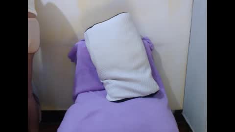 Snapshot of hotasianyue69 chatting on 04-02-26, 03:42 hotasianyue69 online show from 04-02-26, 03:42