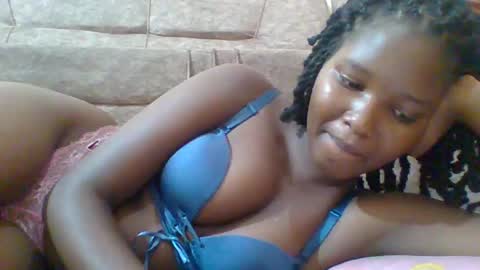 Snapshot of hotbabbee chatting on 02-08-25, 06:44 love online show from 02-08-25, 06:44