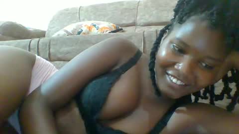 Snapshot of hotbabbee chatting on 02-11-25, 06:44 love online show from 02-11-25, 06:44