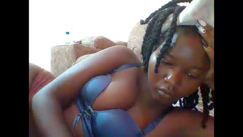 Snapshot of hotbabbee chatting on 03-01-25, 03:53 love online show from 03-01-25, 03:53