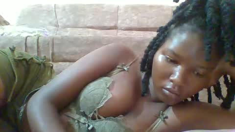 Snapshot of hotbabbee chatting on 03-04-25, 03:44 love online show from 03-04-25, 03:44