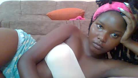Snapshot of hotbabbee chatting on 03-07-25, 11:07 love online show from 03-07-25, 11:07
