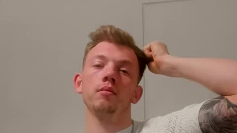 hotblondeguy online show from 10-21-25, 04:19