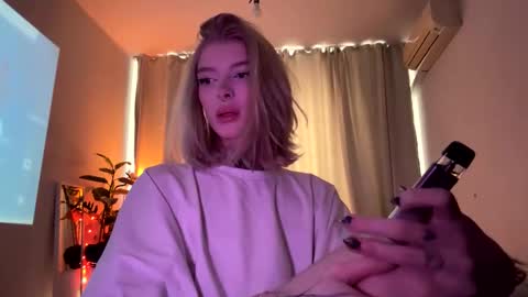 Snapshot of hotchubently chatting on 03-03-25, 07:43 hotchubently online show from 03-03-25, 07:43