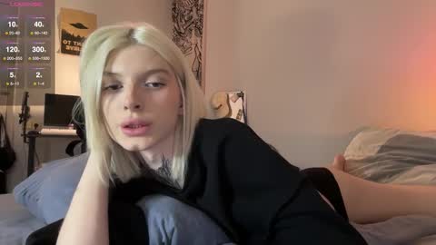 Snapshot of hotchubently chatting on 09-23-25, 11:24 hotchubently online show from 09-23-25, 11:24
