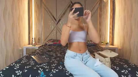 hotcouple_222 online show from 06-05-26, 01:28