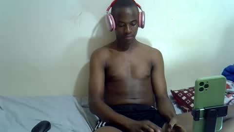hotcum256 online show from 04-28-26, 01:38