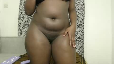 Snapshot of hotcurvykeisha chatting on 11-05-25, 04:45 Hotcurvykeisha online show from 11-05-25, 04:45