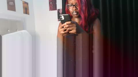 Snapshot of hotcurvykeisha chatting on 03-26-26, 03:17 Hotcurvykeisha online show from 03-26-26, 03:17