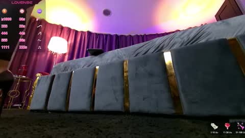 Snapshot of hotdesy_ chatting on 02-16-26, 03:24 Mistress online show from 02-16-26, 03:24