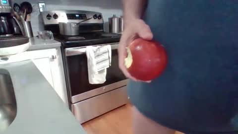 Snapshot of hotdog1124 chatting on 03-11-26, 11:27 hotdog1124 online show from 03-11-26, 11:27