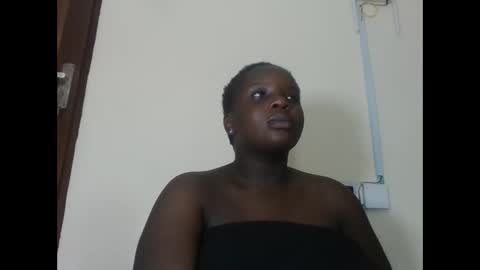 Snapshot of hotebbbyy chatting on 12-16-24, 06:32 EBBY online show from 12-16-24, 06:32