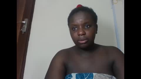 Snapshot of hotebbbyy chatting on 12-18-24, 03:37 EBBY online show from 12-18-24, 03:37