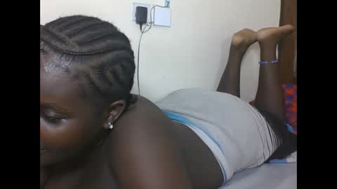 Snapshot of hotebbbyy chatting on 12-30-24, 07:00 EBBY online show from 12-30-24, 07:00