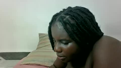 Snapshot of hotebbbyy chatting on 09-25-25, 08:18 EBBY online show from 09-25-25, 08:18