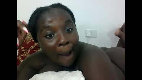 Snapshot of hotebbbyy chatting on 09-29-25, 08:13 EBBY online show from 09-29-25, 08:13