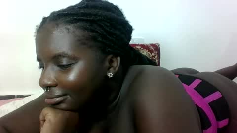 Snapshot of hotebbbyy chatting on 10-01-25, 10:27 EBBY online show from 10-01-25, 10:27