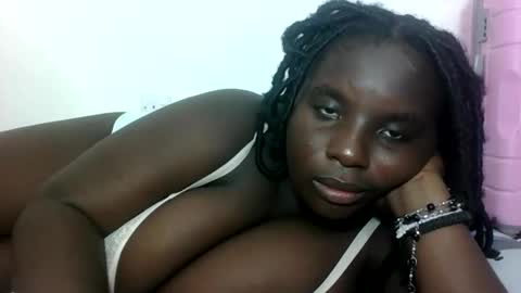 Snapshot of hotebbbyy chatting on 10-10-25, 12:04 EBBY online show from 10-10-25, 12:04