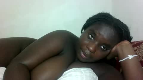 Snapshot of hotebbbyy chatting on 10-16-25, 08:10 EBBY online show from 10-16-25, 08:10