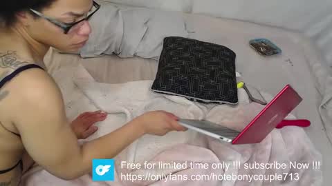 Snapshot of hotebonycouple713 chatting on 01-17-25, 03:12 Sasha Daniel online show from 01-17-25, 03:12