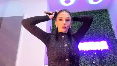 hotfallingdevil online show from 01-19-26, 05:44