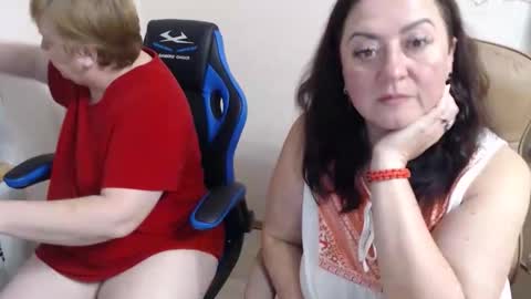 Snapshot of hotfiremommy chatting on 10-30-25, 07:58 LimonkaFire online show from 10-30-25, 07:58