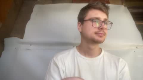 Snapshot of hotgentleman_3003 chatting on 06-18-26, 08:25 William online show from 06-18-26, 08:25