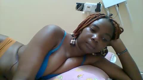 Queen online show from 10-10-25, 05:01