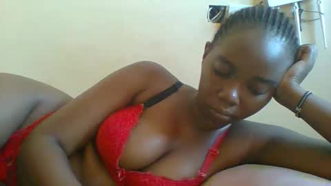 Queen online show from 11-28-25, 01:58