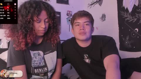 Snapshot of hothoneychile chatting on 12-31-24, 04:27 Sam and Nico online show from 12-31-24, 04:27