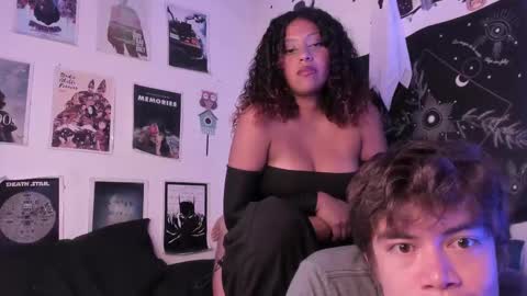 Snapshot of hothoneychile chatting on 03-08-25, 03:28 Sam and Nico online show from 03-08-25, 03:28