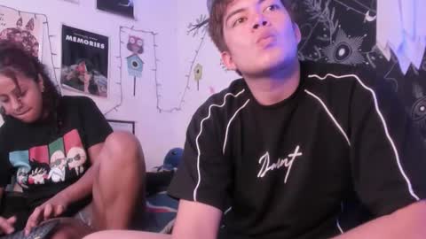 Snapshot of hothoneychile chatting on 10-26-25, 12:38 Sam and Nico online show from 10-26-25, 12:38