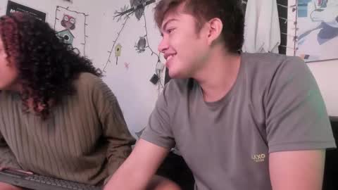 Snapshot of hothoneychile chatting on 11-10-25, 02:10 Sam and Nico online show from 11-10-25, 02:10