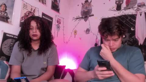 Snapshot of hothoneychile chatting on 12-15-25, 02:05 Sam and Nico online show from 12-15-25, 02:05