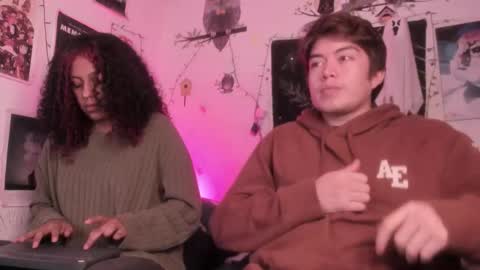 Snapshot of hothoneychile chatting on 12-20-25, 03:35 Sam and Nico online show from 12-20-25, 03:35