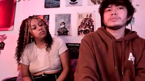 Snapshot of hothoneychile chatting on 02-04-26, 02:28 Sam and Nico online show from 02-04-26, 02:28