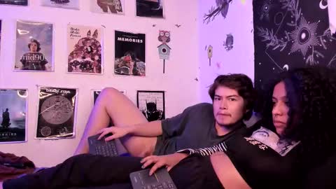 Snapshot of hothoneychile chatting on 02-11-26, 05:34 Sam and Nico online show from 02-11-26, 05:34