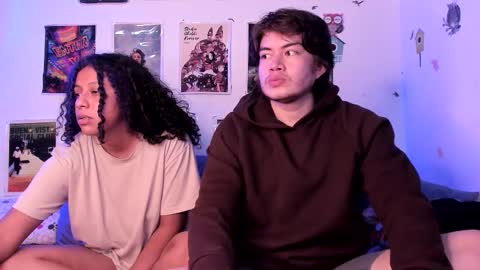 Snapshot of hothoneychile chatting on 03-05-26, 04:19 Sam and Nico online show from 03-05-26, 04:19