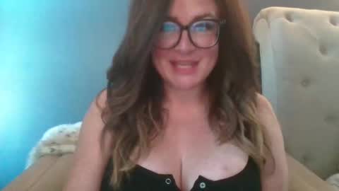 hothousewife333 online show from 10-15-25, 02:50