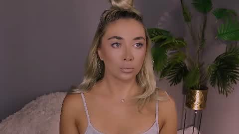 Snapshot of hotjessxx chatting on 07-26-26, 02:46 Maria online show from 07-26-26, 02:46