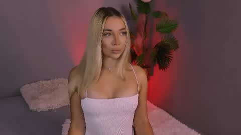 Snapshot of hotjessxx chatting on 08-02-26, 04:22 Maria online show from 08-02-26, 04:22