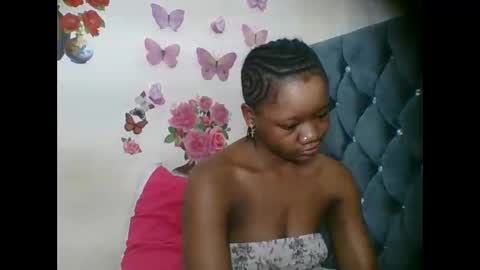 Snapshot of hotjeylee chatting on 09-29-25, 12:27 LOYCE online show from 09-29-25, 12:27