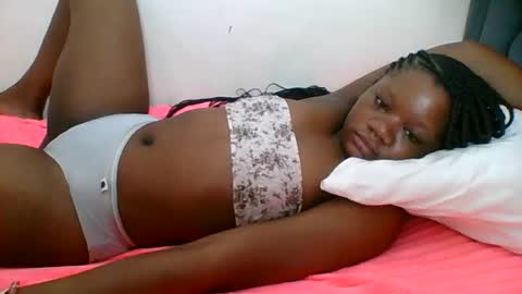 Snapshot of hotjeylee chatting on 05-10-26, 12:38 LOYCE online show from 05-10-26, 12:38
