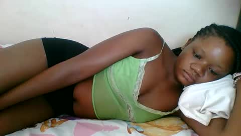 Snapshot of hotjeylee chatting on 05-18-26, 09:15 LOYCE online show from 05-18-26, 09:15