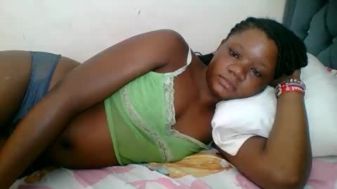 Snapshot of hotjeylee chatting on 05-21-26, 07:26 LOYCE online show from 05-21-26, 07:26