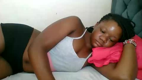 Snapshot of hotjeylee chatting on 05-27-26, 06:10 LOYCE online show from 05-27-26, 06:10