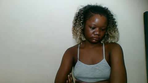 Snapshot of hotjeylee chatting on 06-10-26, 02:01 LOYCE online show from 06-10-26, 02:01