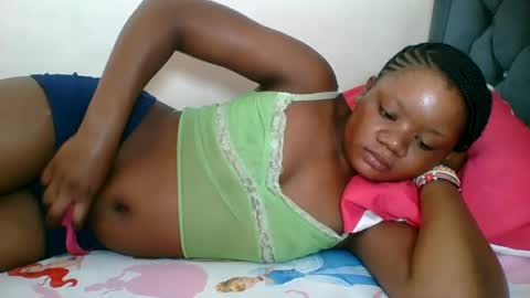 Snapshot of hotjeylee chatting on 07-02-26, 07:36 LOYCE online show from 07-02-26, 07:36