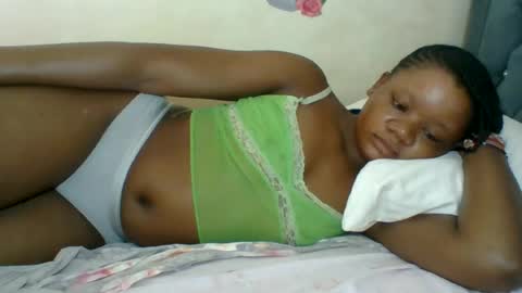 Snapshot of hotjeylee chatting on 07-10-26, 07:34 LOYCE online show from 07-10-26, 07:34