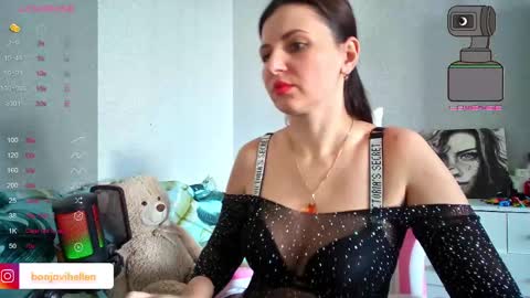 Snapshot of hotkleoo chatting on 02-28-25, 11:03 MistressM online show from 02-28-25, 11:03